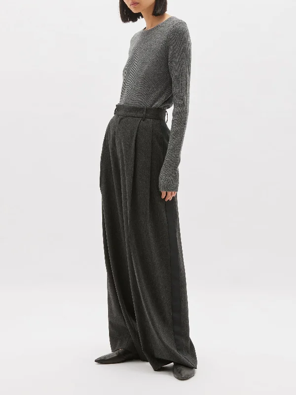 tailored pleat front pant