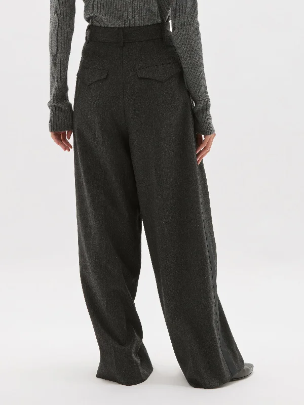 tailored pleat front pant